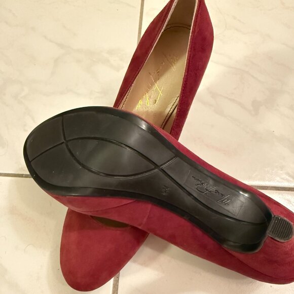 Marc Fisher Burgundy Suede Heels US 6 - Picture 3 of 4